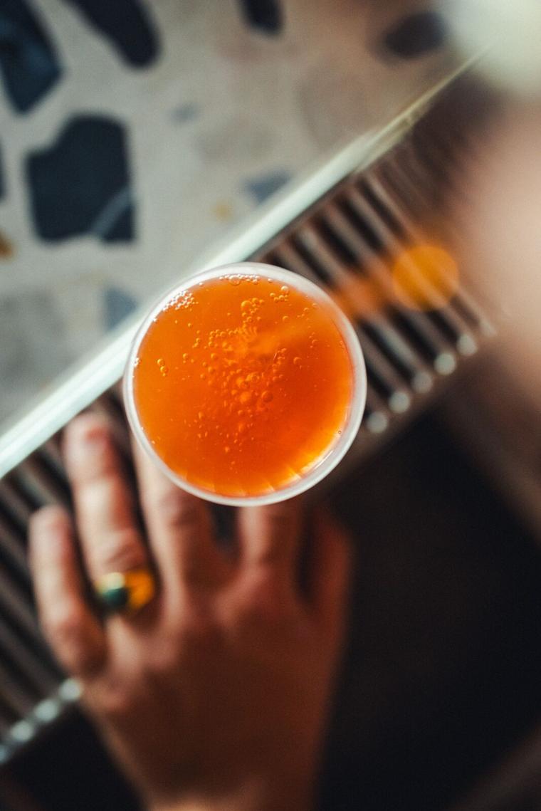 Gin og Syre justeret Mandarin i et forfriskende nyt take på en citrus cocktail.